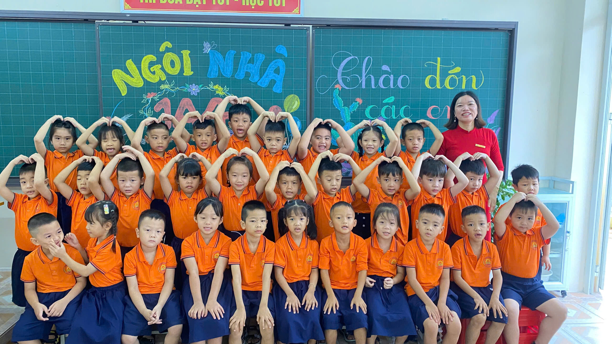 NHỮNG NIỀM VUI VÀ KỲ VỌNG TRONG NGÀY KHAI GIẢNG NĂM HỌC MỚILỚP 1A4 – NĂM HỌC 2025-2026